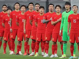 国王杯主场对阵皇马前，皇家社会号召球迷迎接球队大巴.
